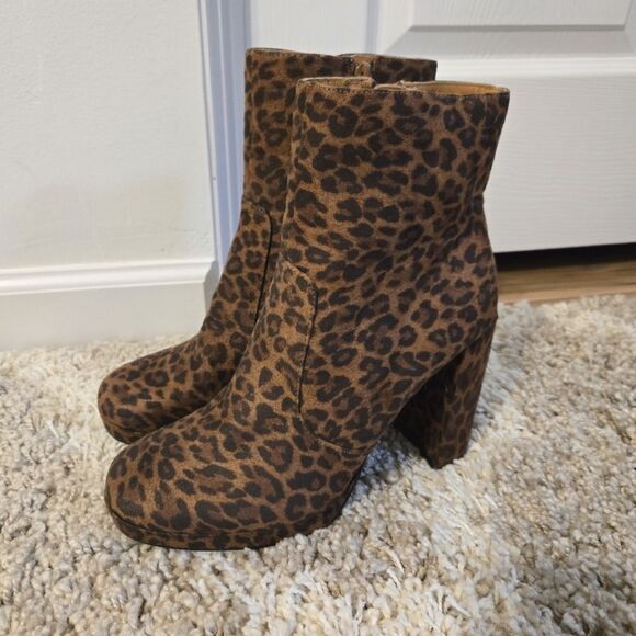 Leopard Print Block Heel Boots Women's Size 9 - Picture 2 of 7
